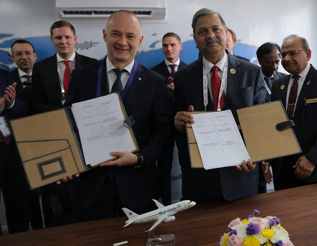 Podpisanie umowy między OAK a HAL.