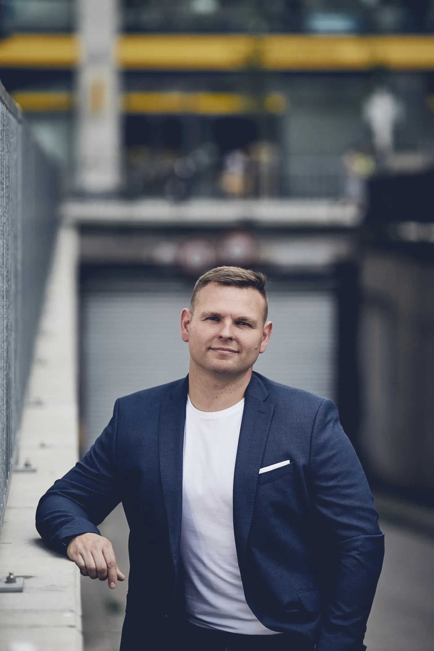 photo by Bartek Sadowski sadowski.bartek@gmai.com +48 609 120 330 www.barteksadowski.pl