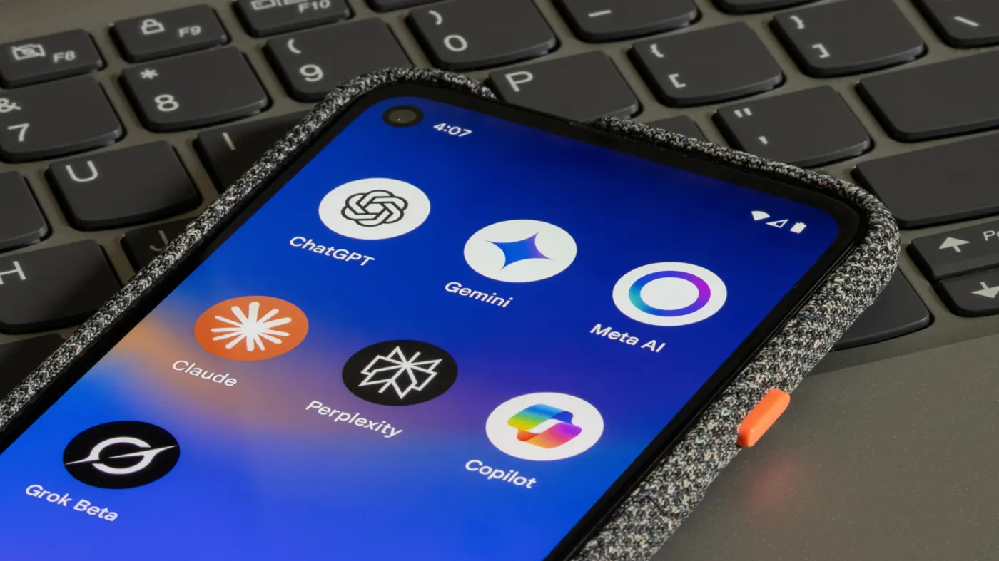 UE porządkuje rynek cyfrowy  zmuszając Google do otwarcia systemu Android na konkurencyjne dla Gemini rozwiązania typu asystent AI