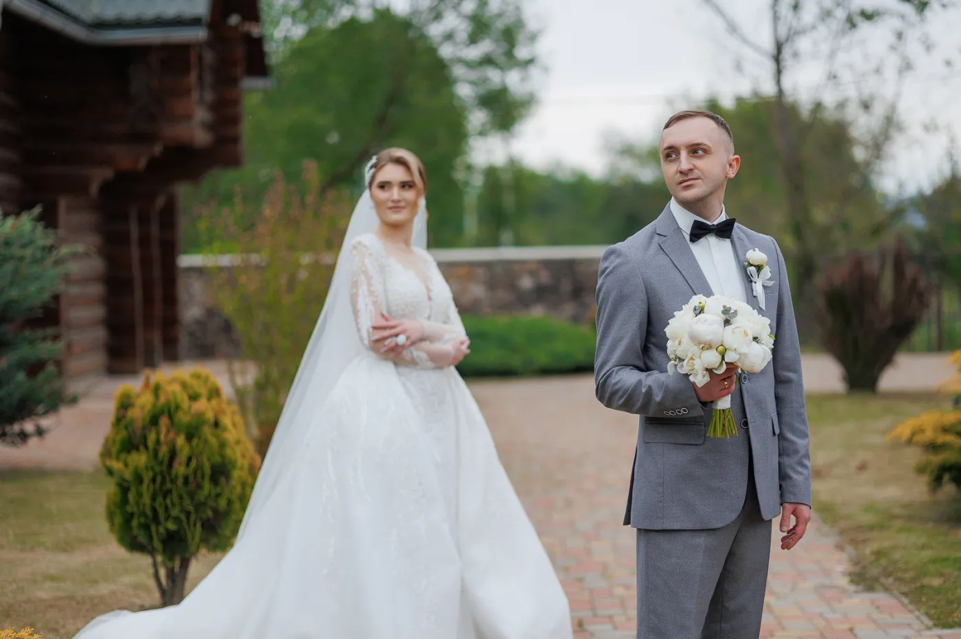 Ślub w roku 2026. Goście dają prezenty, ale fiskus też czeka na swój podatek. Może ściągnąć nie tylko podatek, ale i odsetki oraz wlepia kary