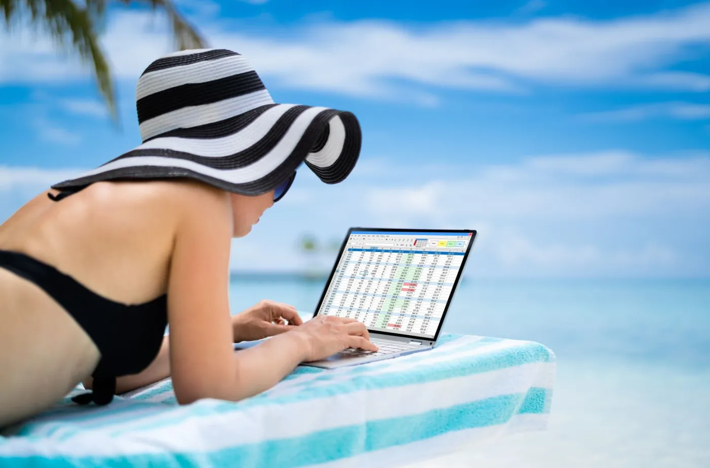 Czy pracodawca może odwołać urlop pracownika? Tak, ale musi zapłacić [SZCZEGÓŁY]