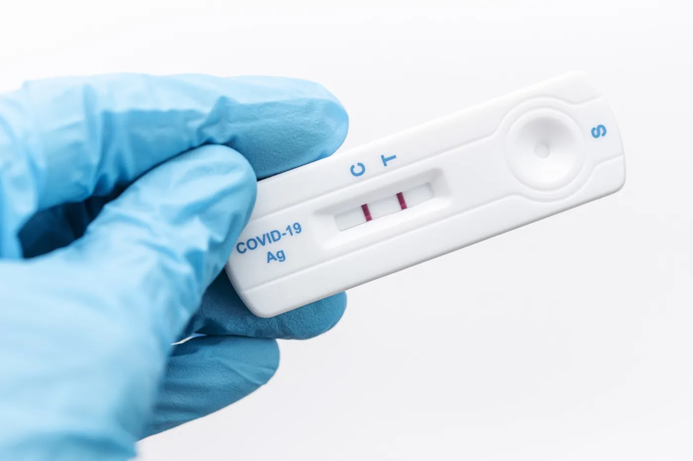 Nowa fala COVID. Wiadomo, kiedy może być szczyt zachorowań