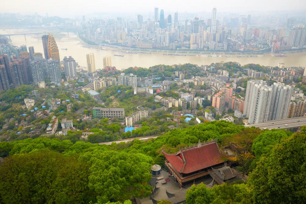 1625797-wiezowce-i-rzeka-jangcy-w-chongqing.jpg