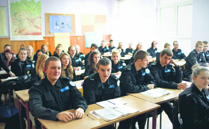 1628343-klasa-o-profilu-policyjnym-w-zespole.jpg