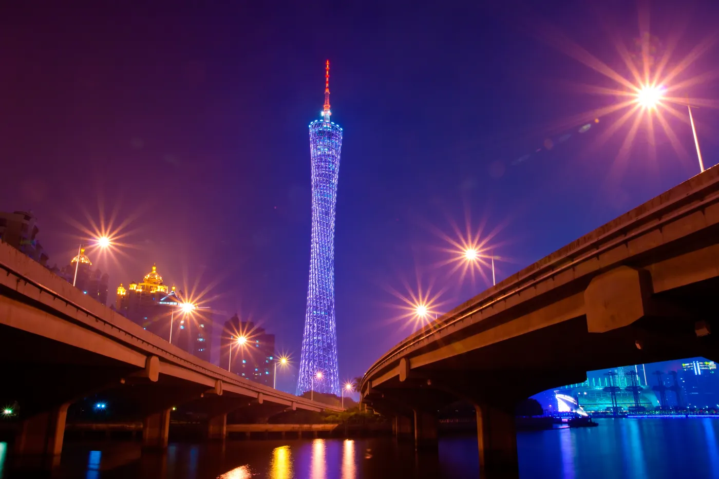 1678697-canton-tower-obecnie-drugi-najwyzszy.jpg