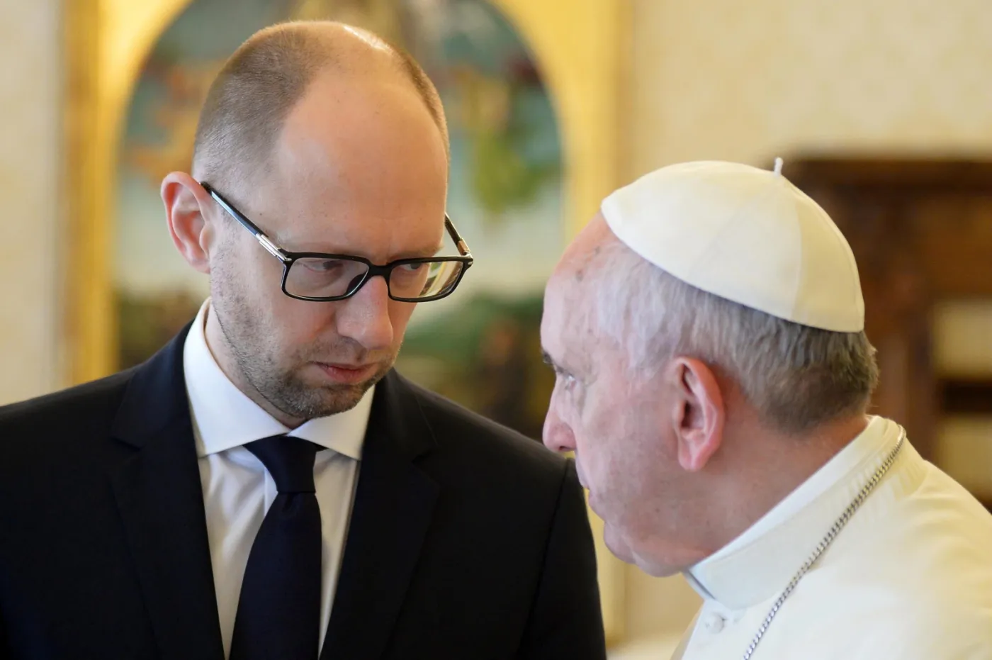 Jaceniuk: "Rosja chce wojny". Moskiewskie samoloty nad Ukrainą