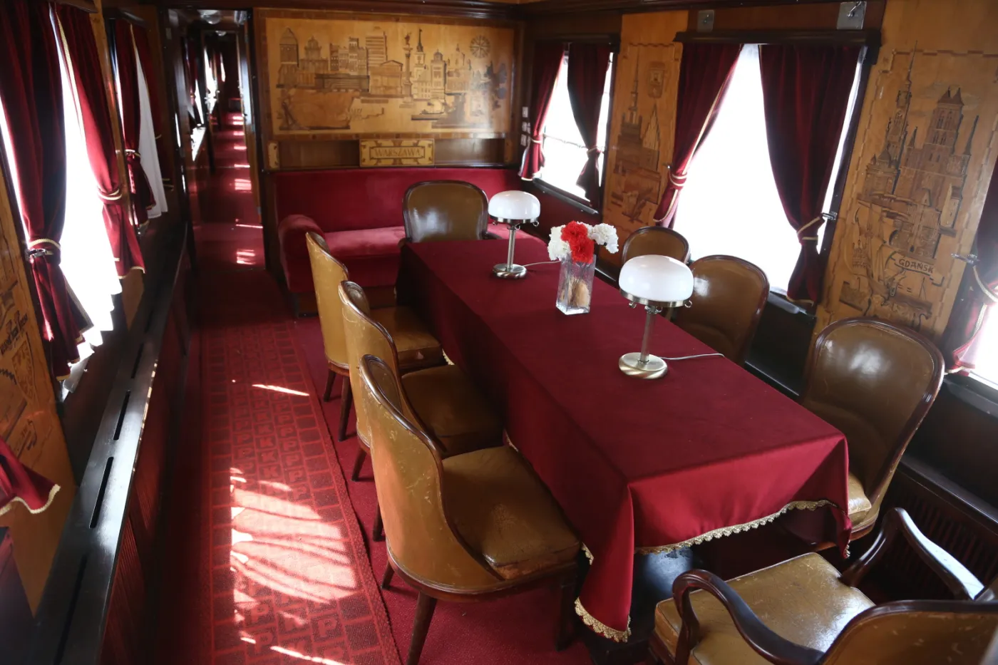 1860700-muzeum-kolejnictwa-salonka-bieruta.jpg