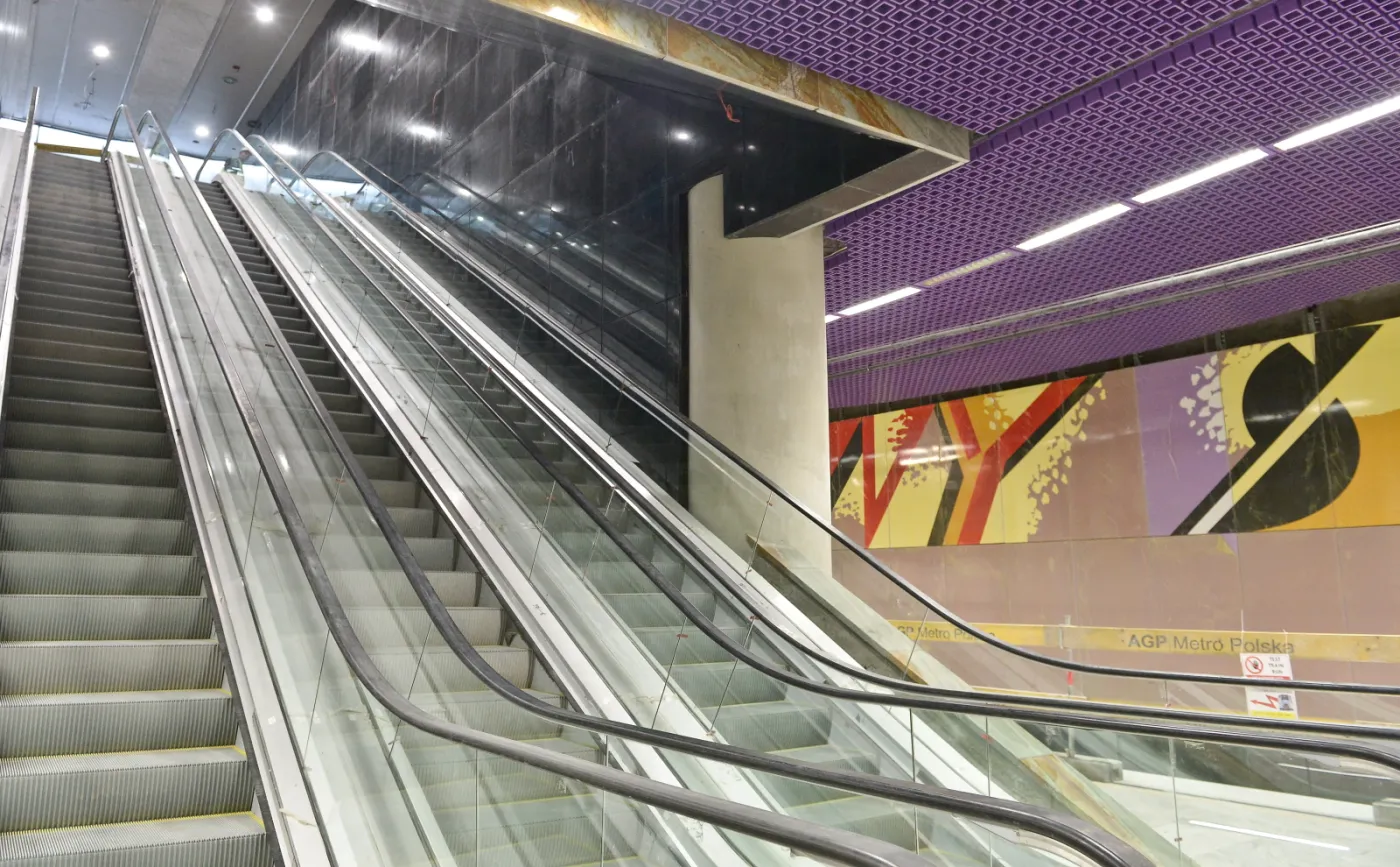 1907980-stacja-metra-nowy-swiat-uniwersytet.jpg