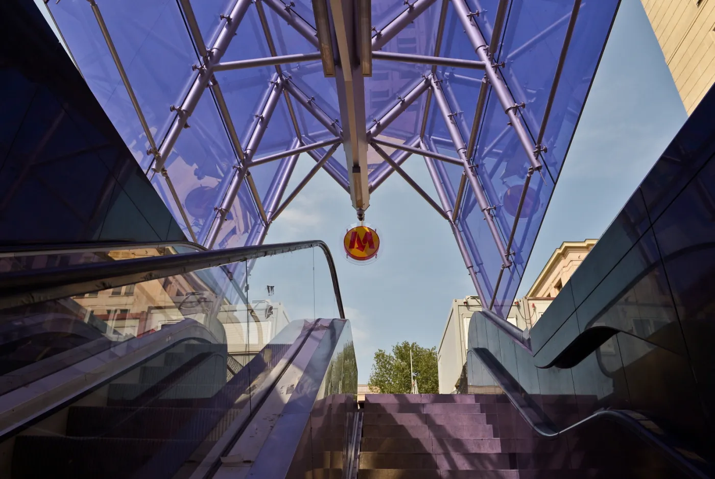 1907996-stacja-metra-nowy-swiat-uniwersytet.jpg
