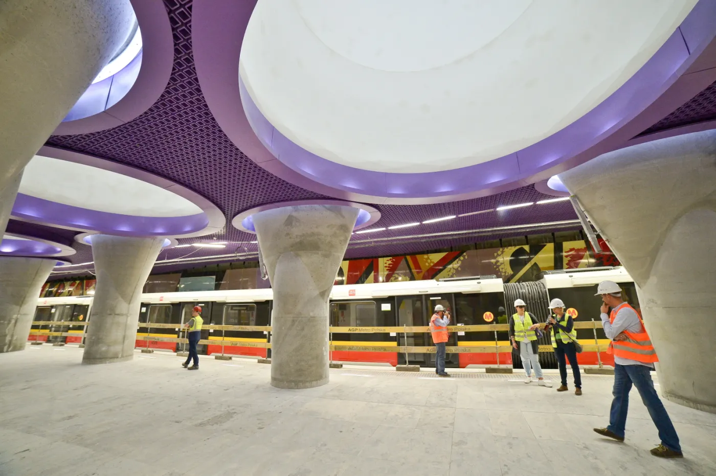 1908012-stacja-metra-nowy-swiat-uniwersytet.jpg