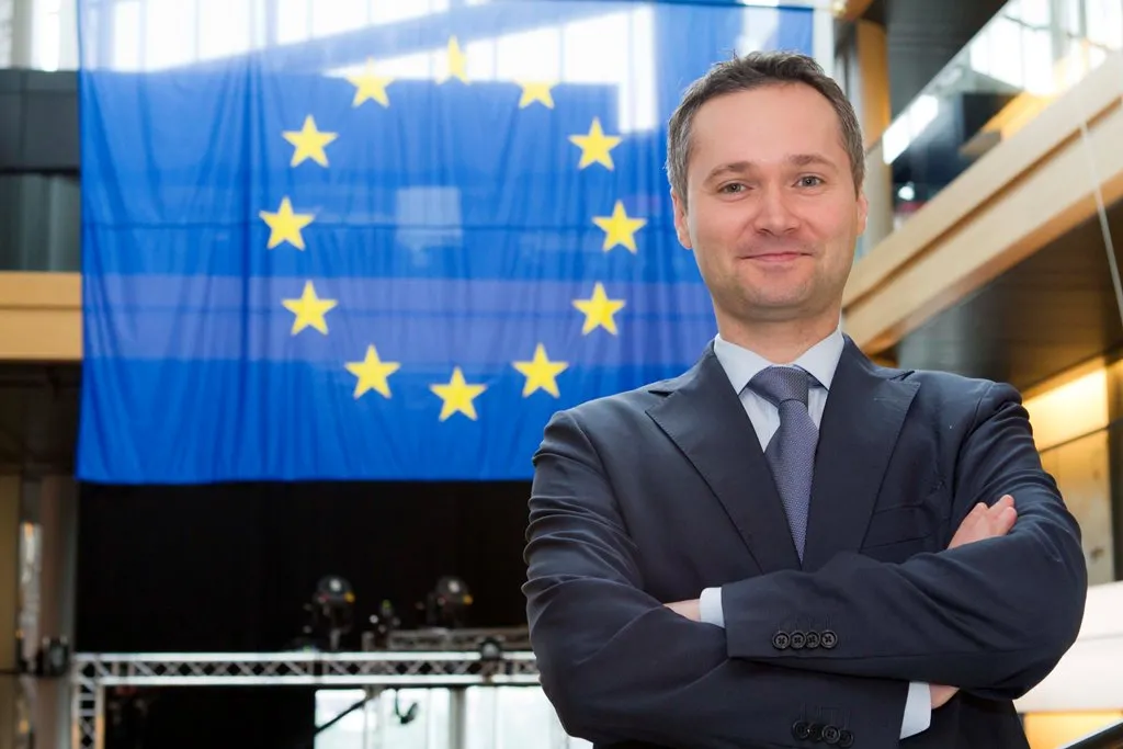 Co UE chce importować z USA? Przedstawiamy wady i zalety traktatu o wolnym handlu [WYWIAD]