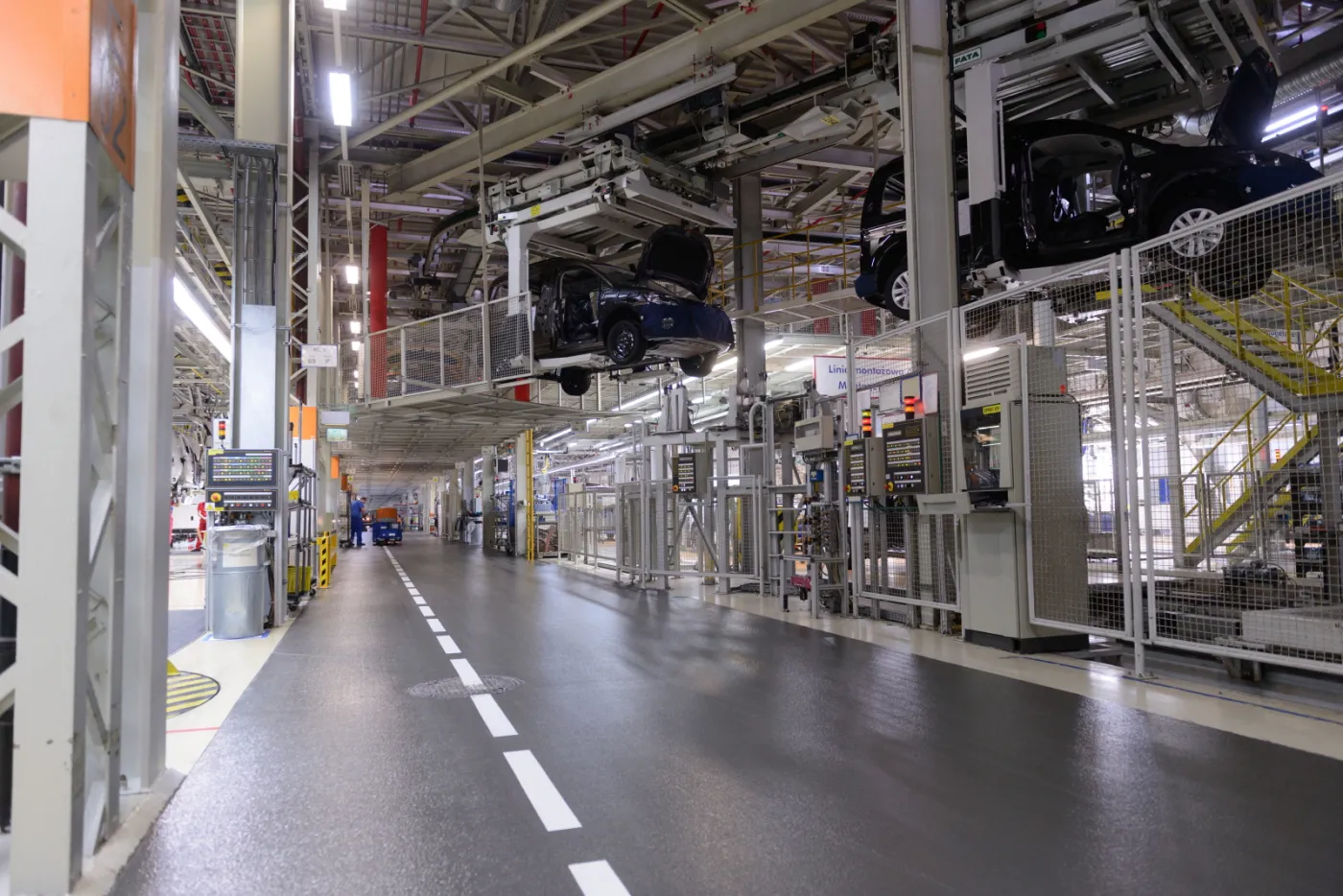 2071071-hale-produkcyjne-volkswagen-poznan.jpg