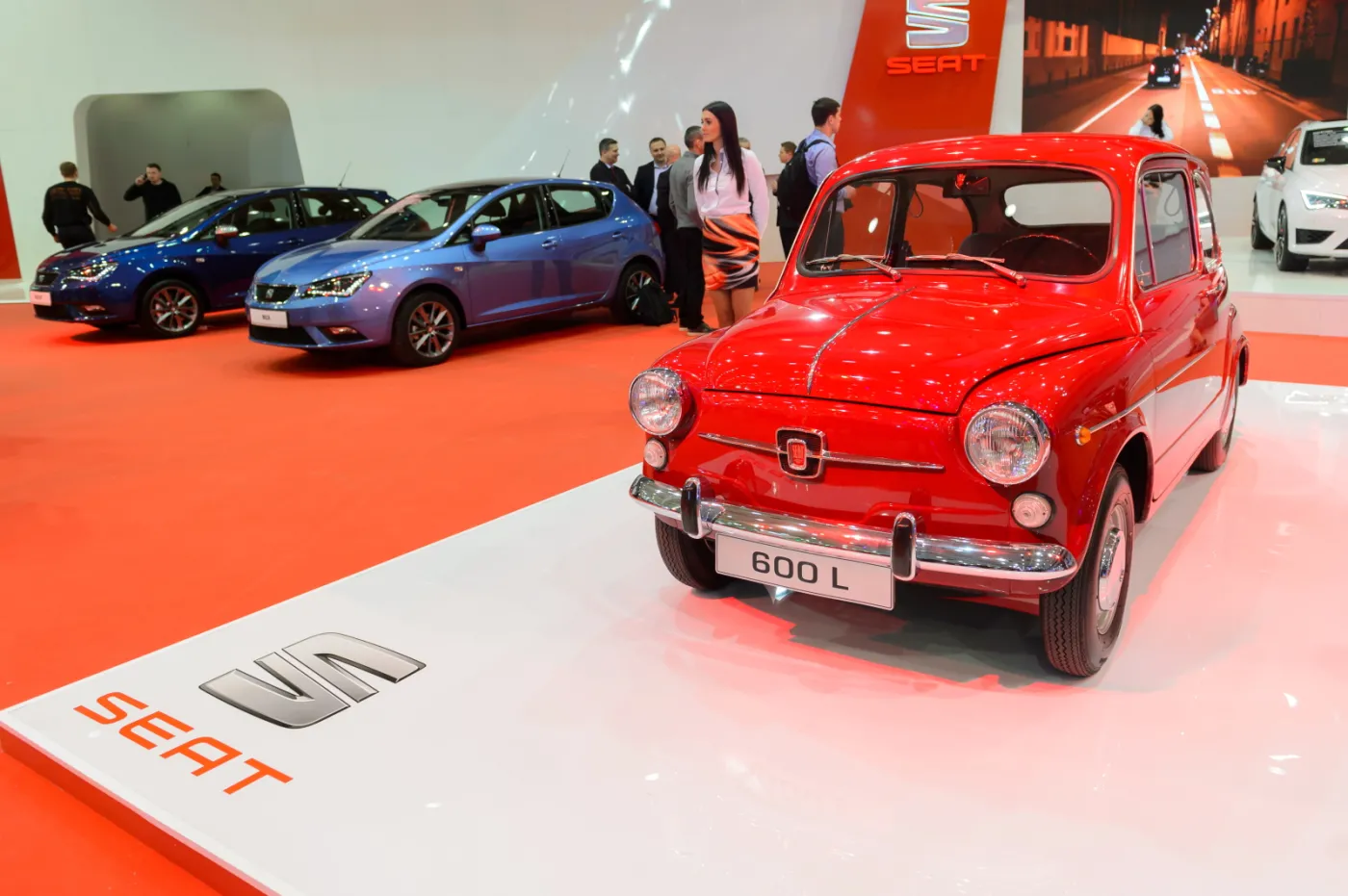 2140864-zabytkowy-seat-600l-zaprezentowany.jpg
