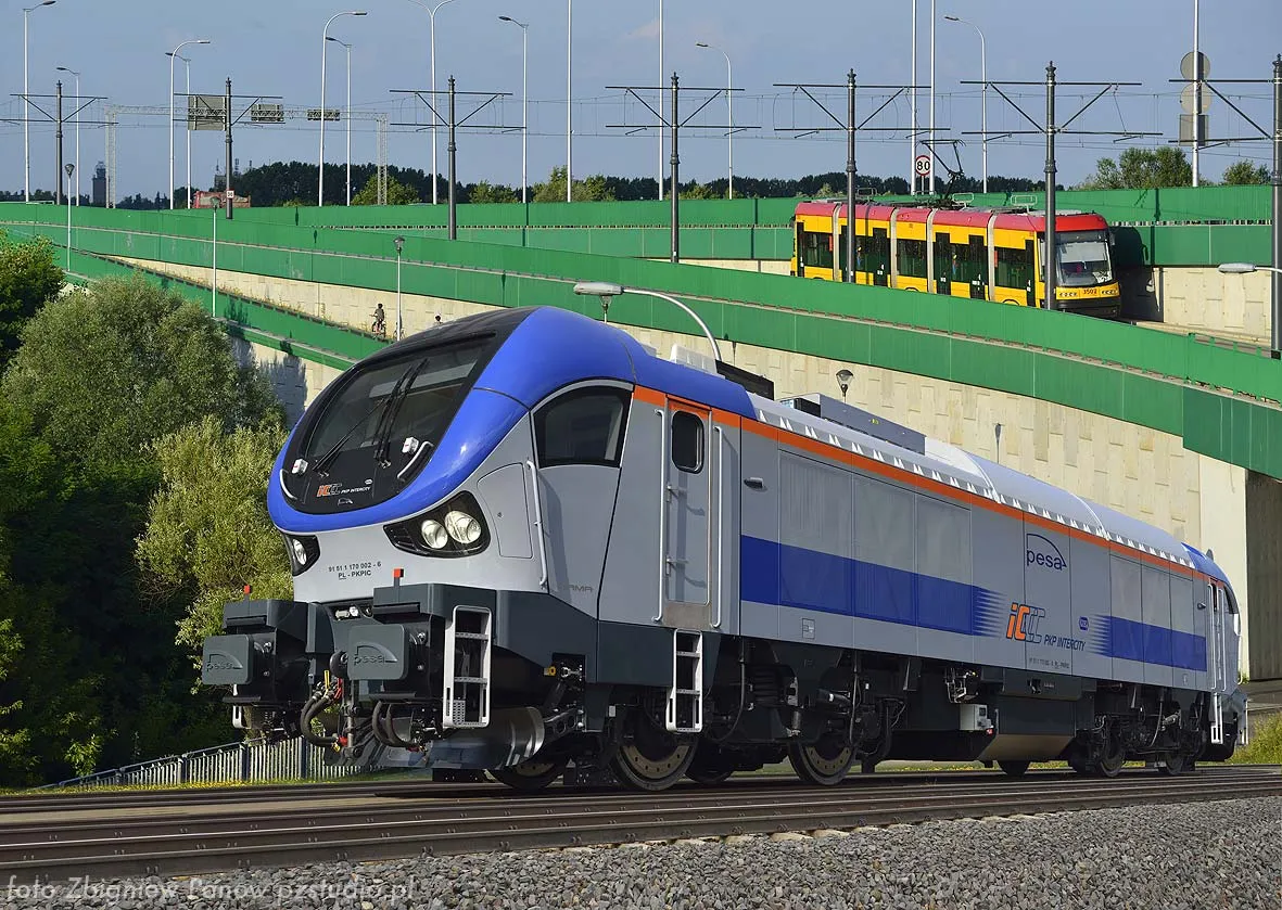Nowa polska lokomotywa w drodze do PKP Intercity
