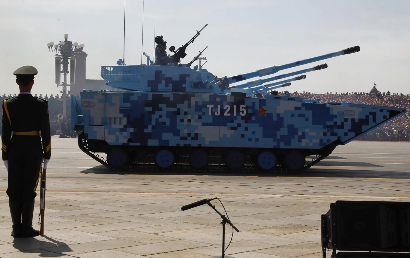 2296410-parada-wojskowa-w-pekinie-z-okazji.jpg