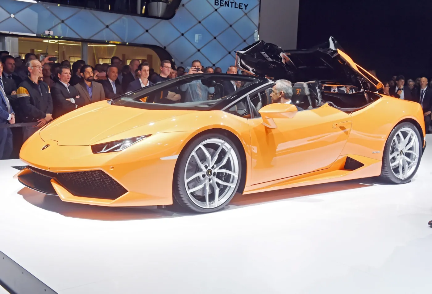 2309103-lamborghini-huracan-lp-610-4-spyder.jpg