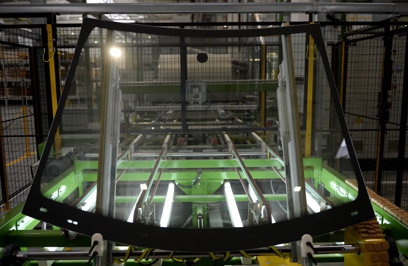 2341546-fabryka-pilkington-automotive-poland.jpg
