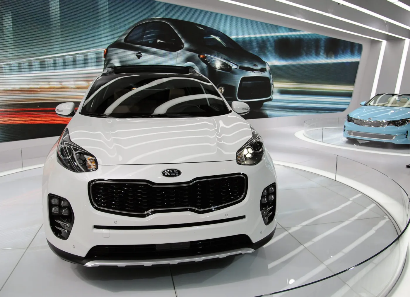 2380895-los-angeles-auto-show-kia-sportage.jpg
