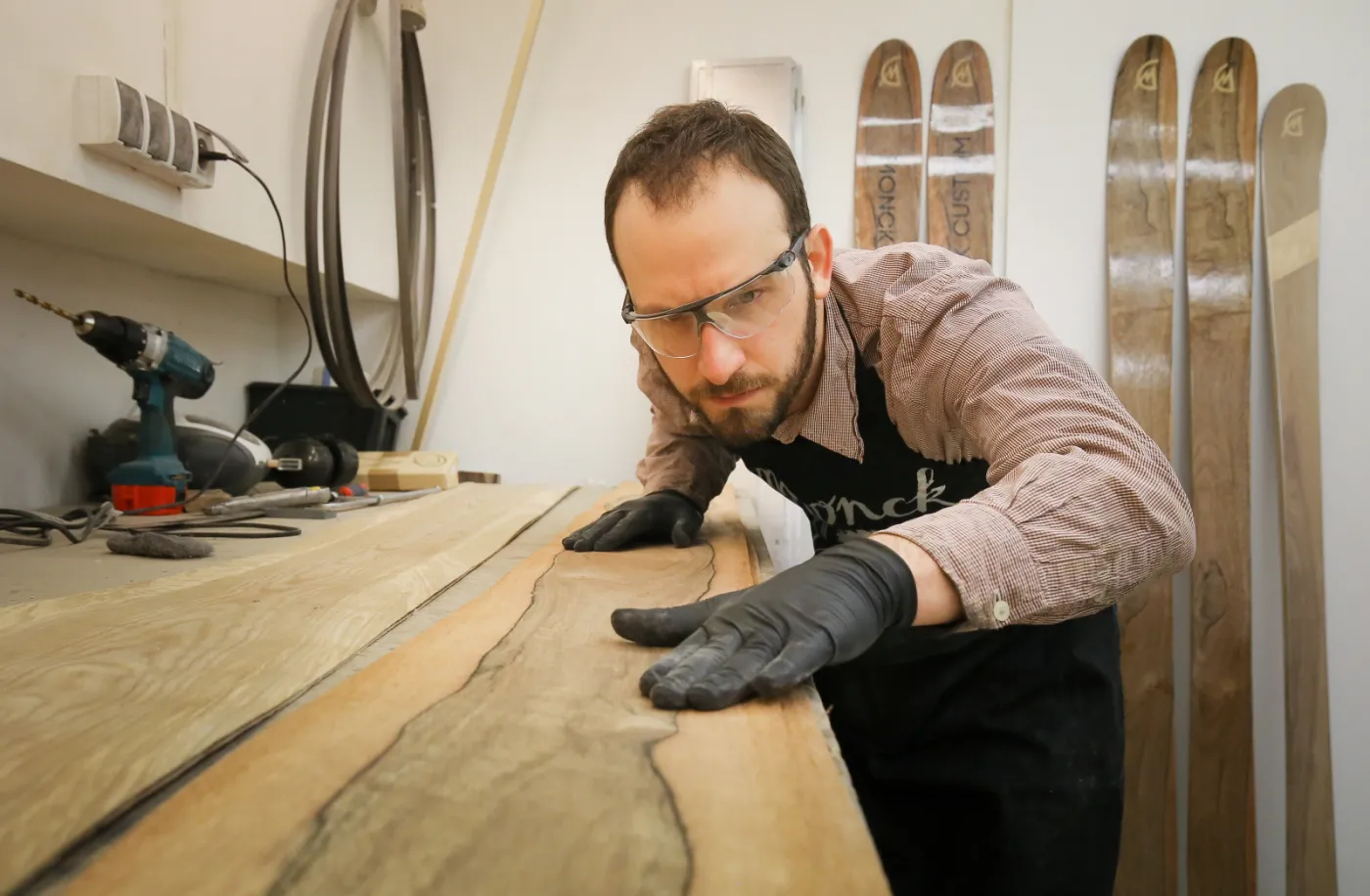 2449364-manufaktura-monck-custom-produkcja.jpg