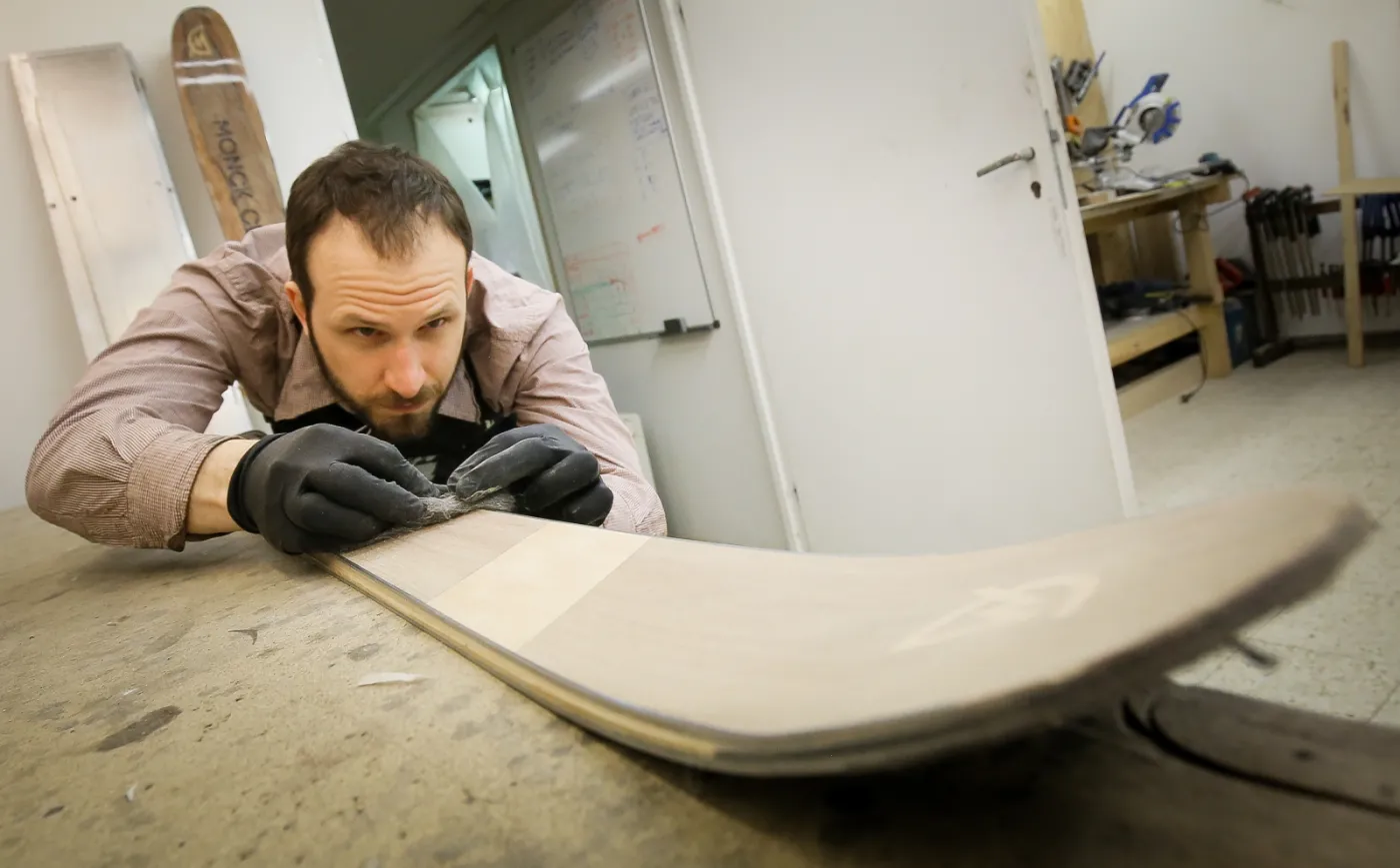 2449396-manufaktura-monck-custom-produkcja.jpg