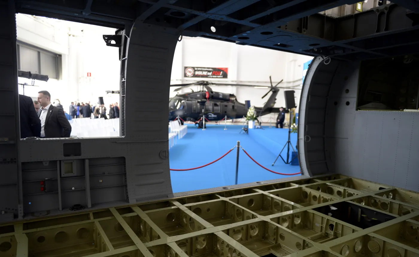 2488385-smiglowiec-s-70i-black-hawk-podczas.jpg