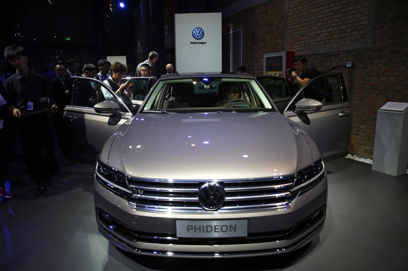 2527795-volkswagen-phideon-to-nowa-limuzyna.jpg