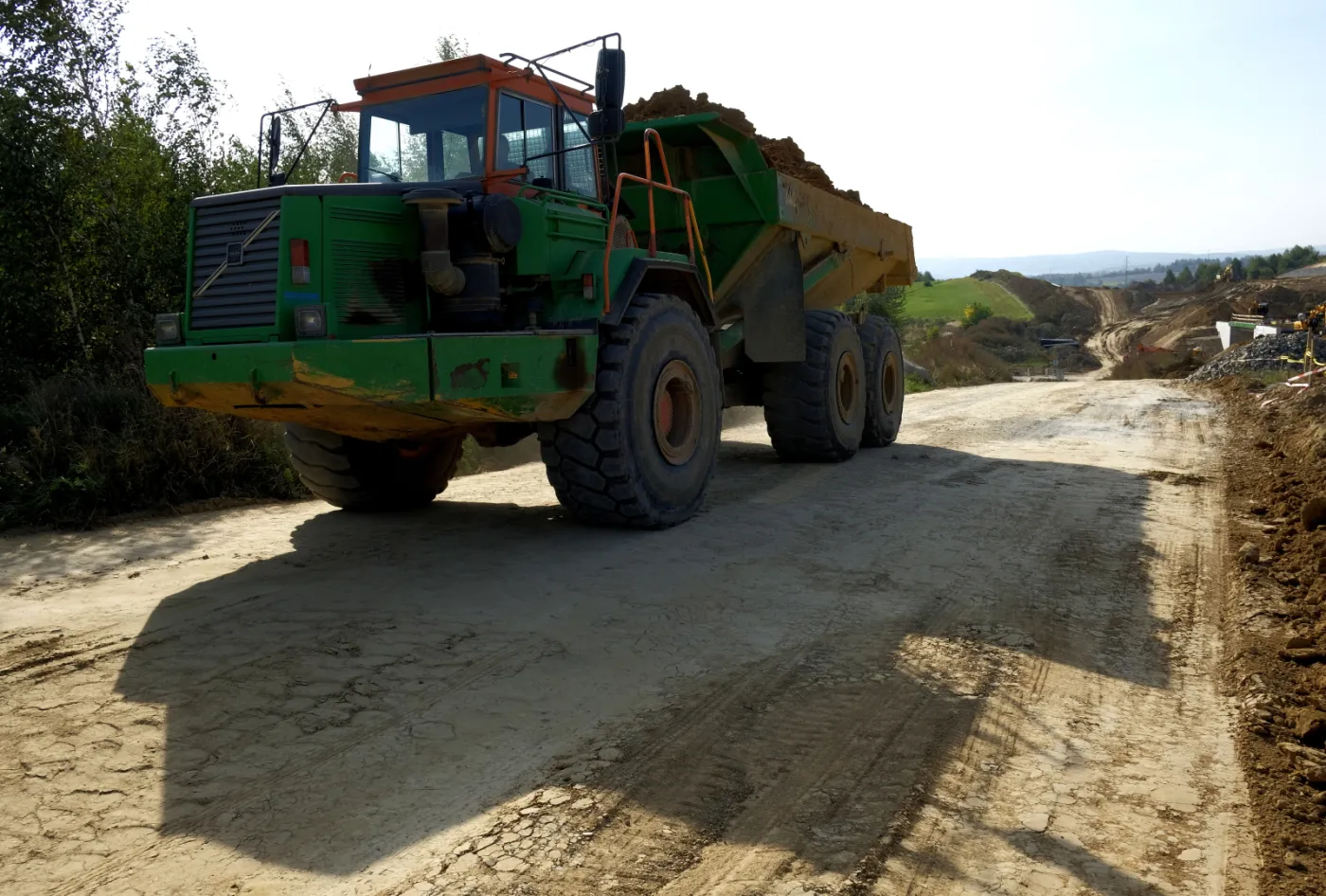 2677778-prace-na-budowie-drogi-ekspresowej.jpg
