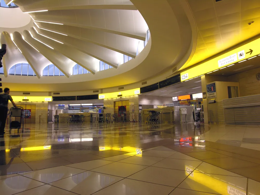 Terroryzm nie zatrzymał turystów. Europejskie lotniska z rekordowymi wynikami