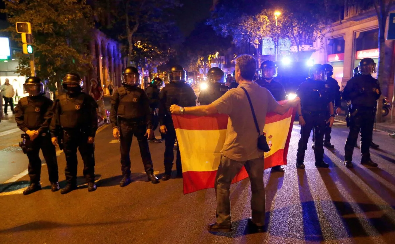 Rząd Katalonii nie uznał decyzji Madrytu. Chce działać nadal