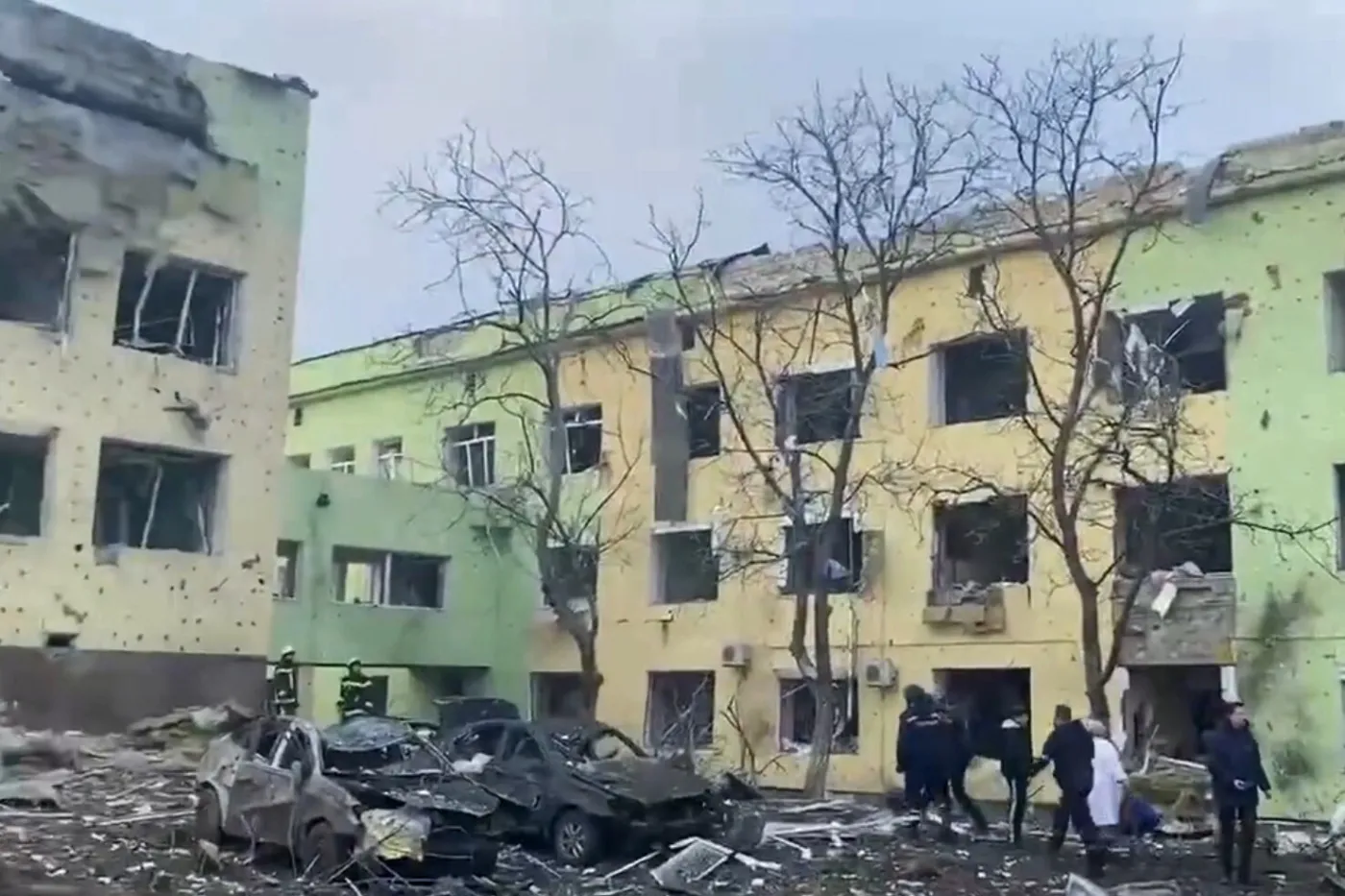 W blokowanym przez Rosjan Mariupolu ludzie zaczynają umierać z braku wody