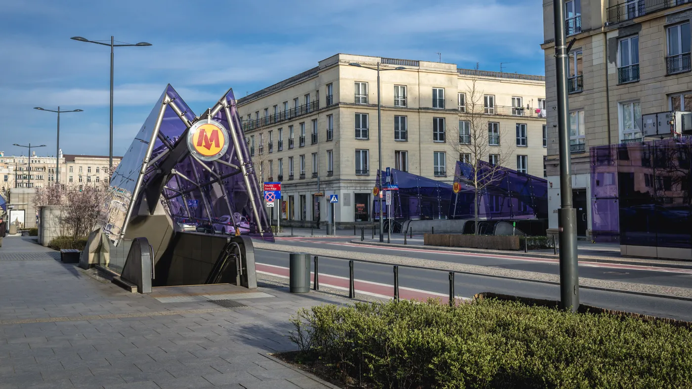 COVID-19 koronawirus pandemia Metro Nowy Świat Uniwersytet ulica Świętokrzyska