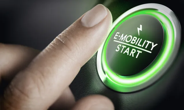 Wielka Brytania stawia na elektromobilność. Zainwestuje 2 miliardy funtów