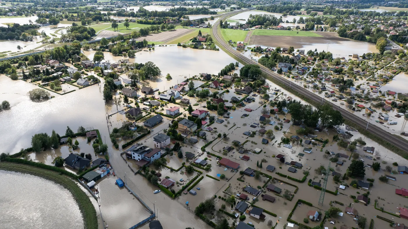 Ministerstwo Zdrowia uspokaja. Masowe szczepienia po powodzi nie są konieczne