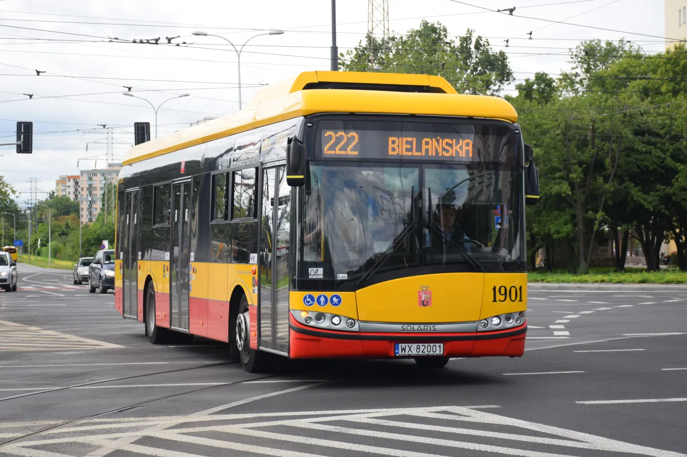 Warszawa kupuje autonomiczne autobusy. "Sam pojedzie na myjnię czy zaparkuje"