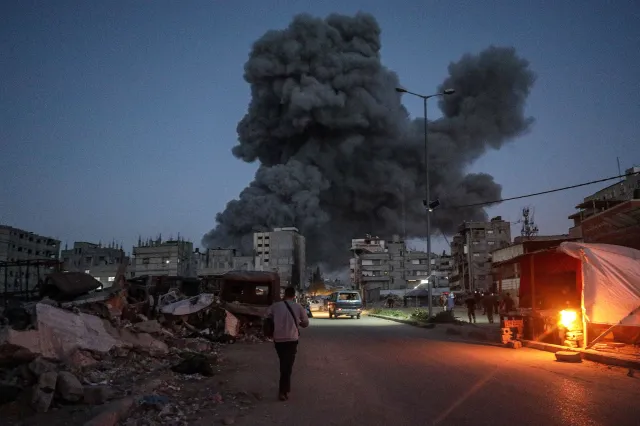 Izrael ostrzelał oznakowany konwój karetek. Ciała ofiar i wraki pojazdów zakopano w piasku. Wyciekło ponure nagranie...