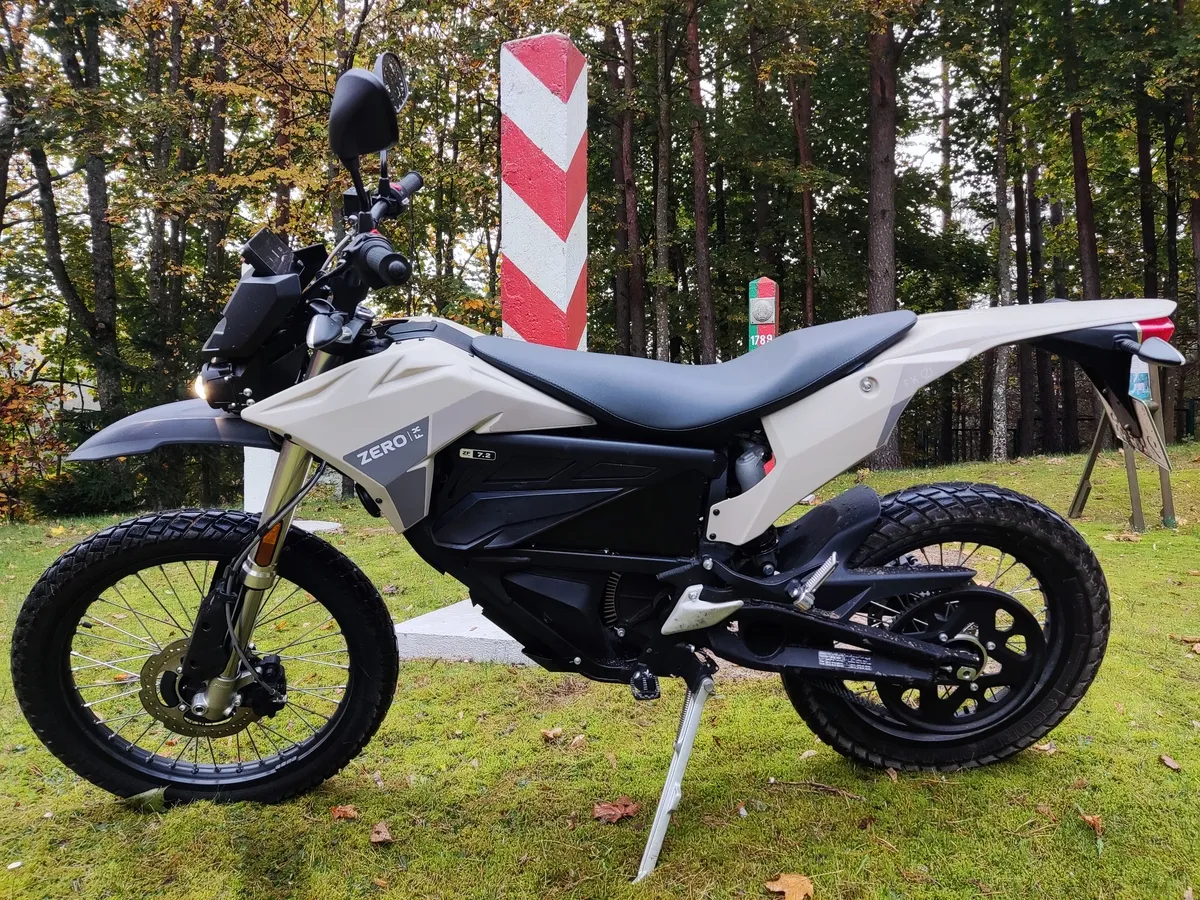 Elektryczna rewolucja na dwóch kołach. Oto najlepsze motocykle na baterię
