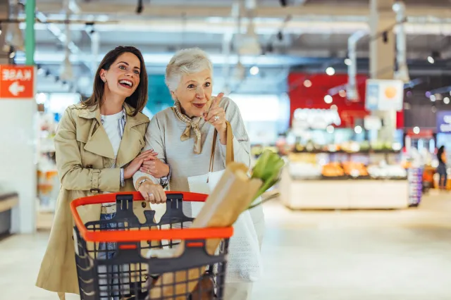 Czy dziś w sobotę 19.04.2025 sklepy są otwarte. Do której godziny, gdzie można zrobić zakupy: Lidl, Biedronka, galerie handlowe czy tylko Żabka