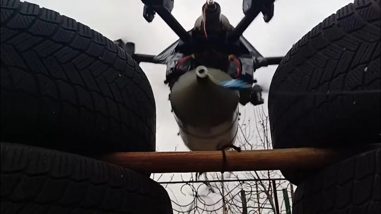 Ukraiński dron sterowany światłowodem