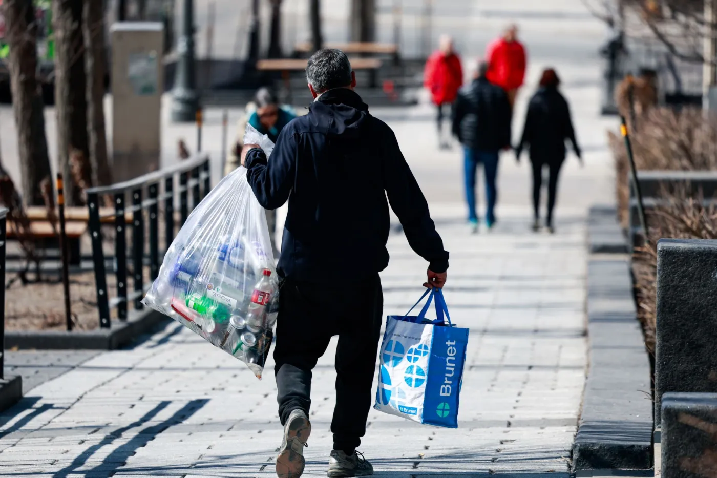 Dlaczego butelkomaty nie działają? Klienci tracą kaucję, automaty odrzucają butelki. System kaucyjny nie działa jak trzeba