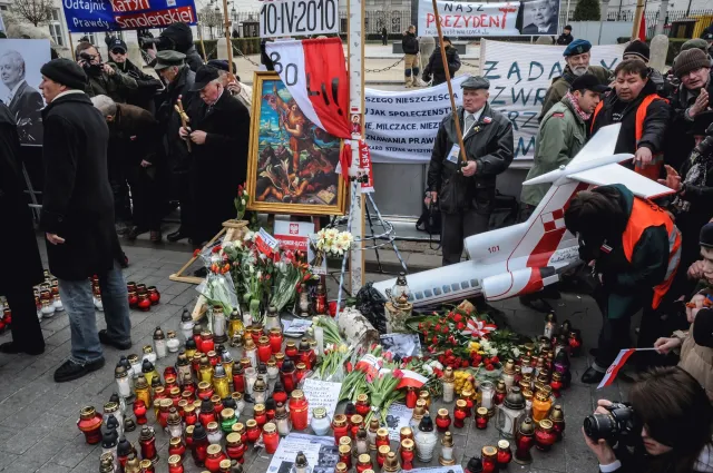 Mija 16 lat od katastrofy smoleńskiej. Jaki był jej przebieg? Oto co do tej pory ustalono