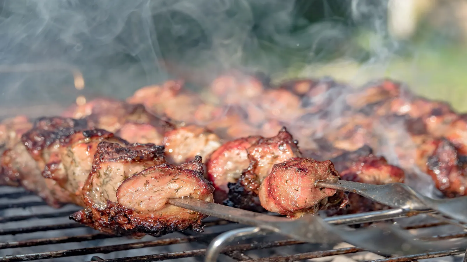 Sprzedaż mięsa i wędliny. Liczy się ekspozycja i skład, gdy konsument dba o zdrowie i czyta skład