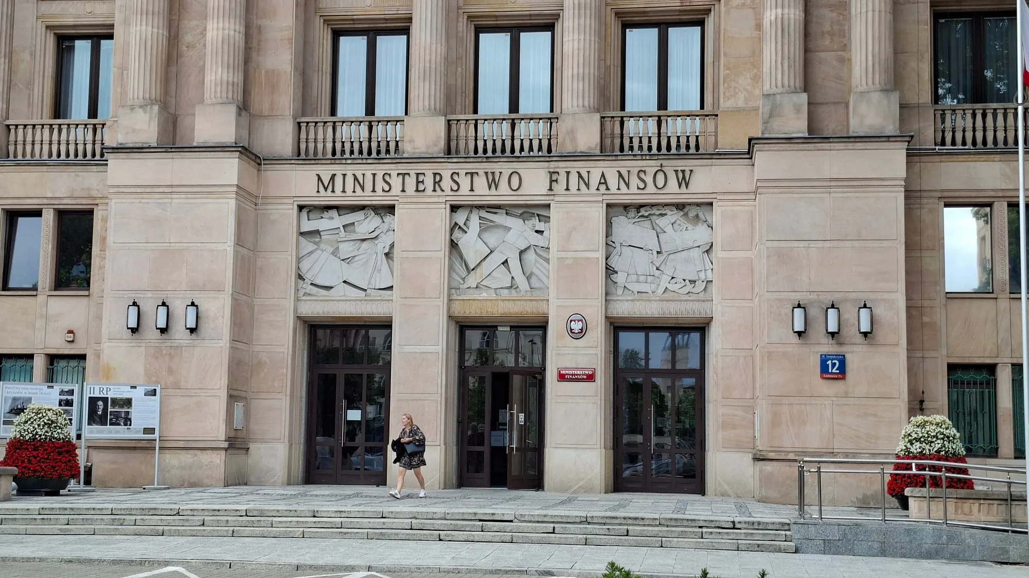 Przełomowa decyzja fiskusa stała się faktem. Te małżeństwa zyskują zupełnie nowe prawa podatkowe, chodzi o związki tej samej płci