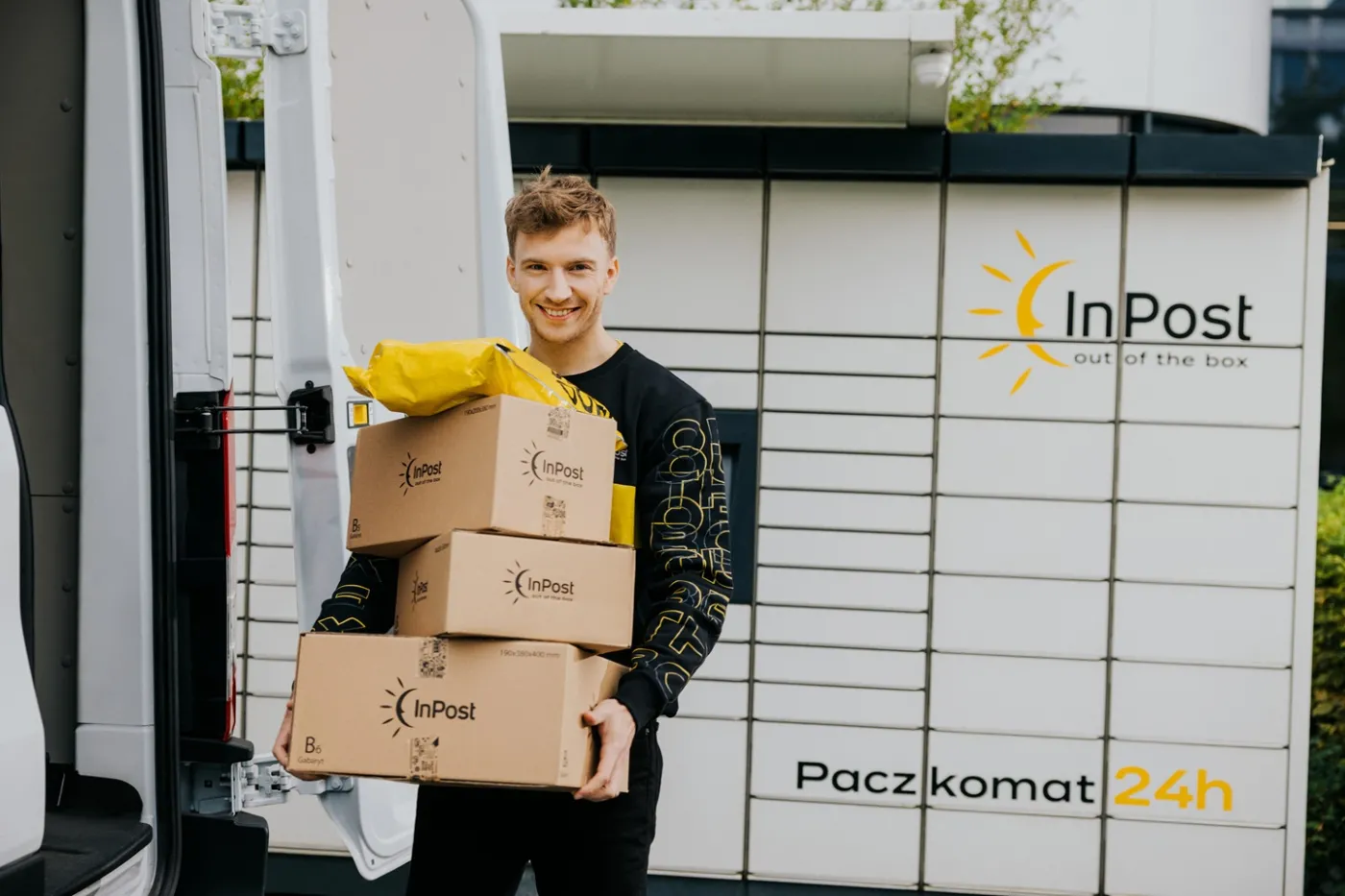 Logistyka zwrotna bez chaosu. Jak uporządkować zwroty w sklepie internetowym?