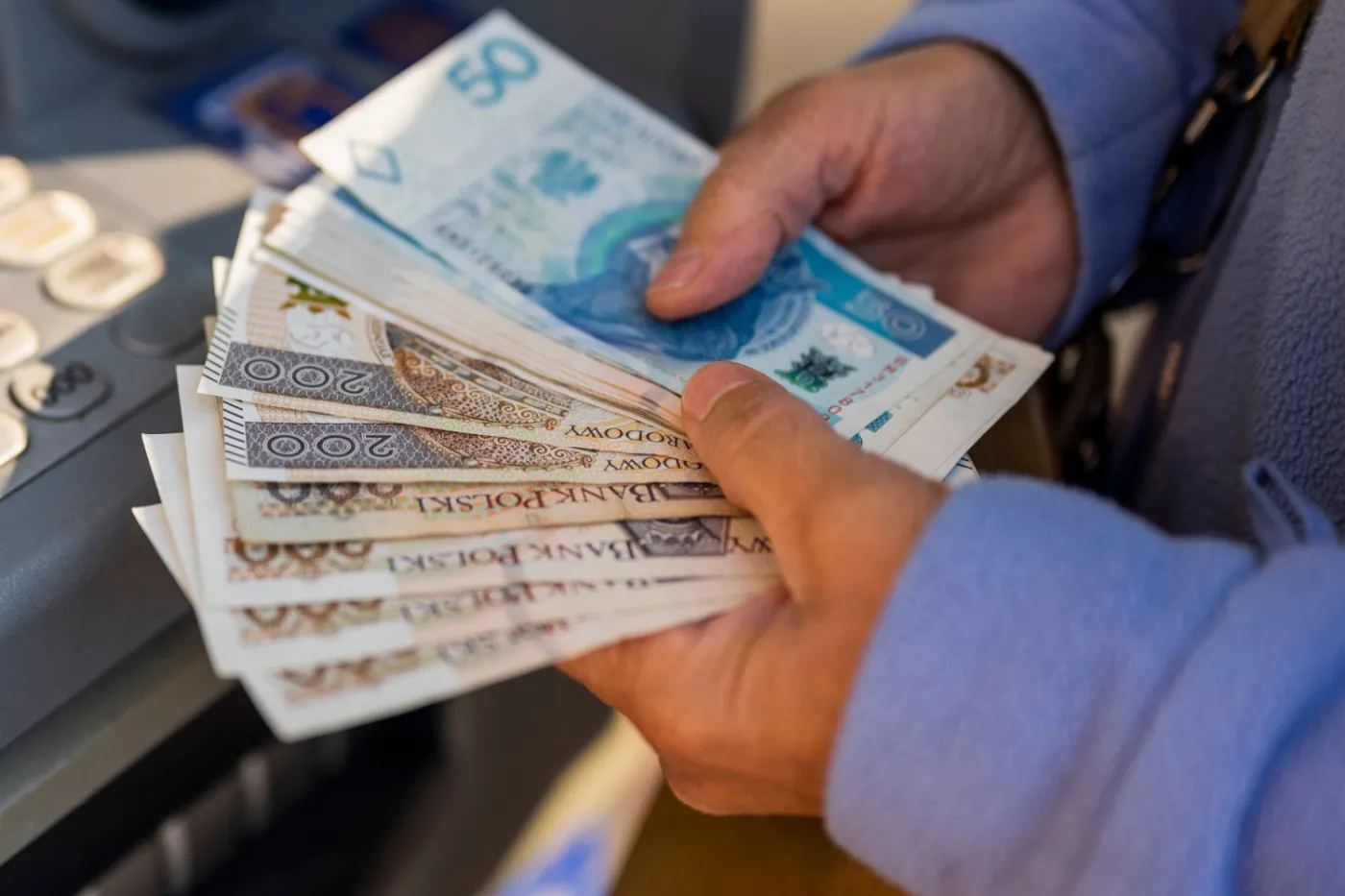 Podwyżki dla budżetówki 2025 - od kiedy podwyżki dla budżetówki? Ile podwyżki w służbie zdrowia, dla nauczycieli oraz pracowników samorządowych?