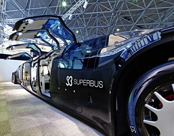 387075-superbus-rewolucyjny-autobus-o-napedzie-elektrycznym-2-fot-materialy-prasowe.jpg