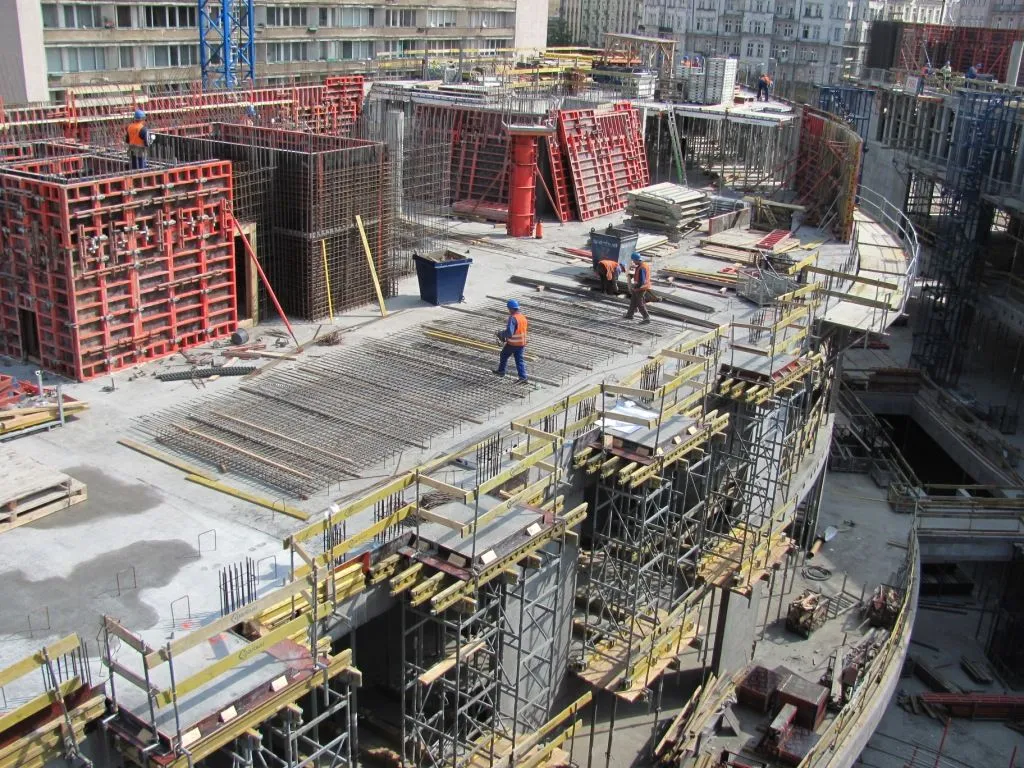 Prof. Łaszek: rynek mieszkaniowy z trudnością wraca do równowagi