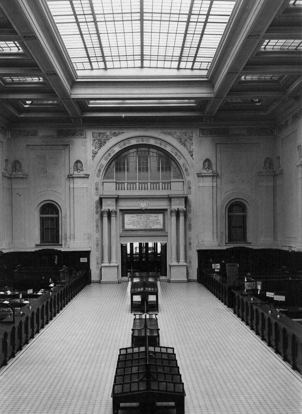 1018857-ghelamco-arch-polish-bank-main-atrium.jpg