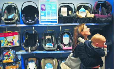 Kryzys zmusza brytyjskie matki do powrotu do pracy