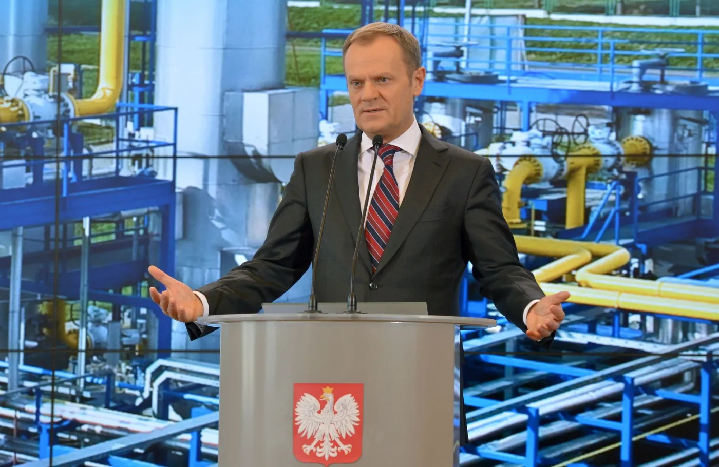  Premier Donald Tusk podczas konferencji prasowej po posiedzeniu rządu, 11 bm. (mr) PAP/Radek Pietruszka 