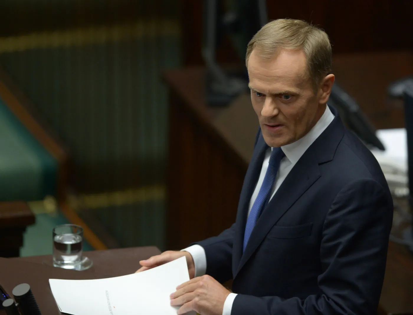 Premier Donald tusk podczas informacji ws. afery podsłuchowej. Fot. PAP/Radek Pietruszka